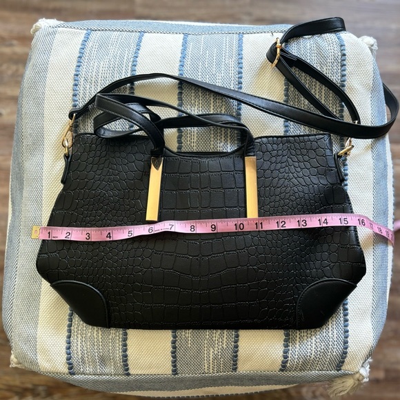 Black Purse with Gold Accents - Picture 5 of 9